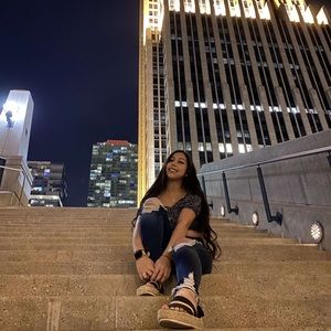 Meet your Posher, Sol